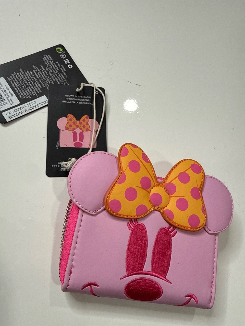 NWT Loungefly Disney Minnie Mouse Iridescent Zip Around Wallet A020926